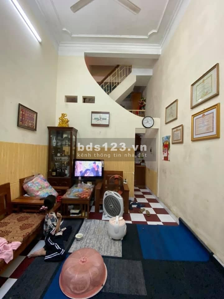 BÁN NHÀ CHỈ 2.5 TỶ ĐẸP NHẤT, DUY NHẤT, TRUNG TÂM NGÃ TƯ SỞ THANH XUÂN. Lh: 0965479383