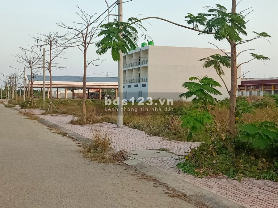 Đất nền giá rẻ mặt tiền chợ liền kề cụm công nghiệp