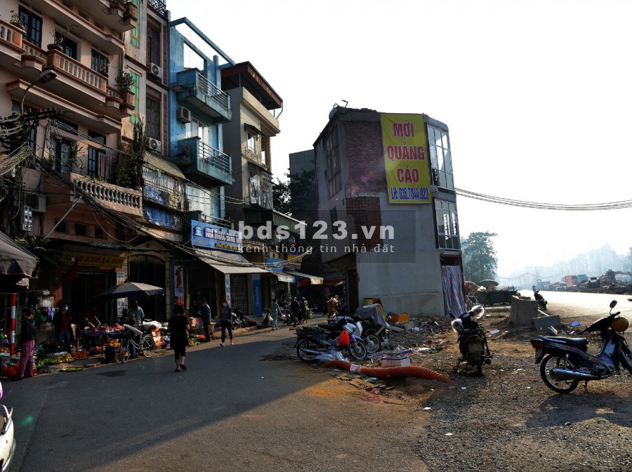 Bán nhàTô Hiến Thành, ngõ rộng, mới 4 tầng, 4.9 tỷ