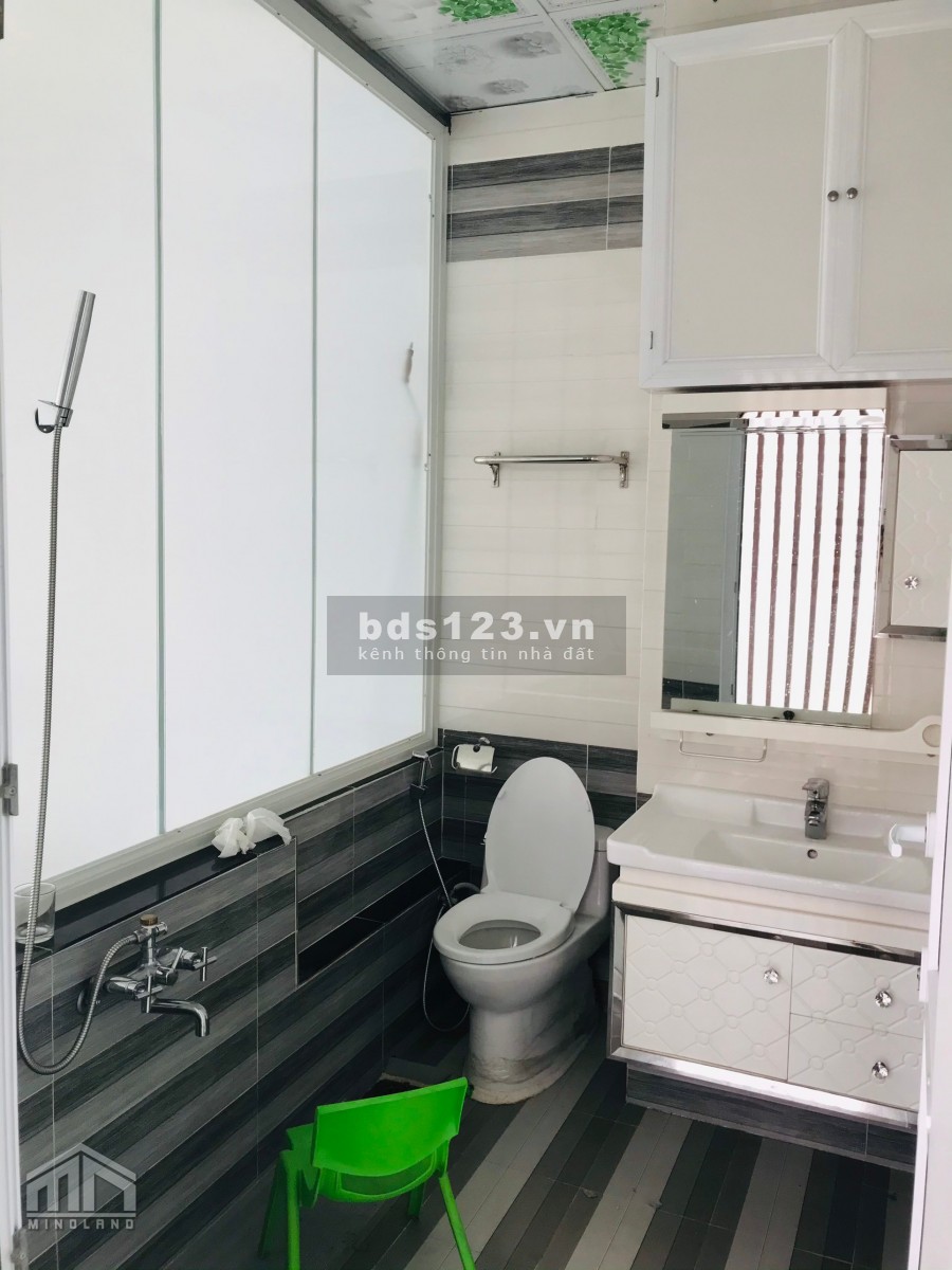 Cho thuê mặt bằng văn phòng 45m2 được ở lại giá 9 triệu/tháng trong KDC Vạn Phúc City Thủ Đức