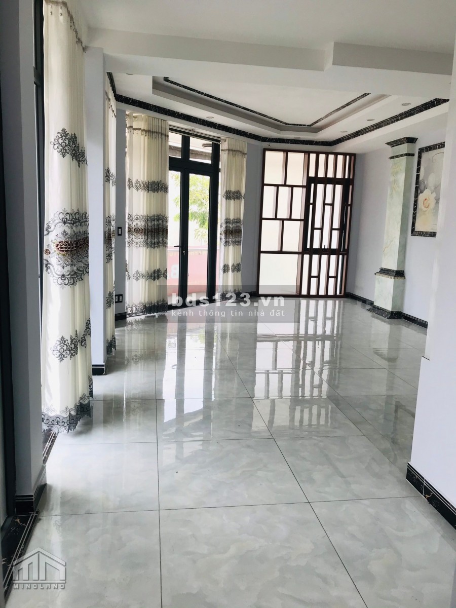 Cho thuê mặt bằng văn phòng 45m2 được ở lại giá 9 triệu/tháng trong KDC Vạn Phúc City Thủ Đức