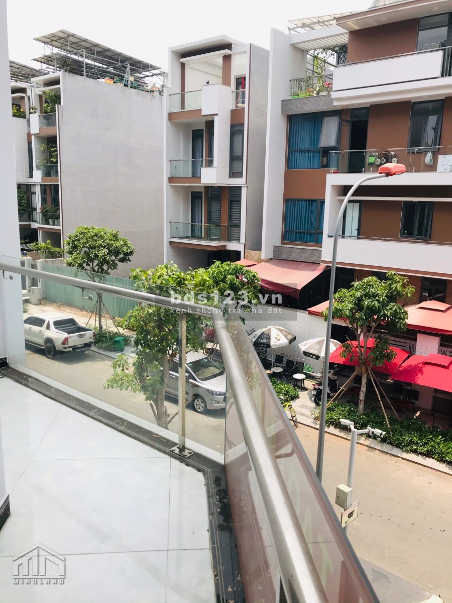 Cho thuê mặt bằng văn phòng 45m2 được ở lại giá 9 triệu/tháng trong KDC Vạn Phúc City Thủ Đức