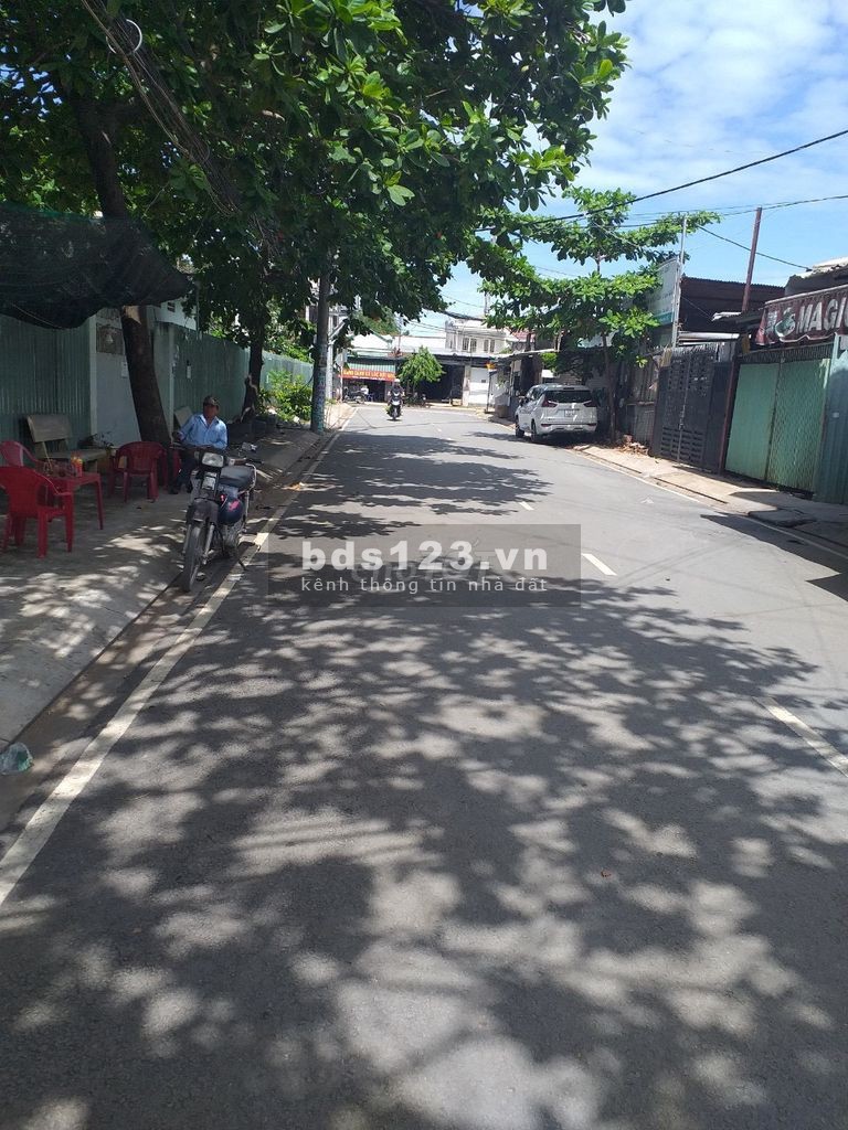 CHÍNH CHỦ CẦN BÁN NHÀ 1 TRỆT, 1 LỬNG – KHU CƯ XÁ BÀ ĐIỂM, HUYỆN HÓC MÔN LIÊN HÊ: 0973922999.