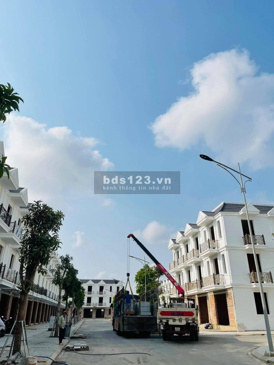 NHÀ PHỐ LIÊN KẾ TẠI TRUNG TÂM DĨ AN - THANH TOÁN 30% NHẬN NHÀ Ở NGAY