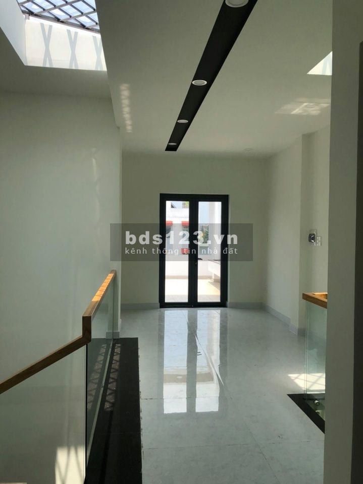 Nhà bán 1 lầu 110m2 đường Đinh Đức Thiện Sổ hồng riêng