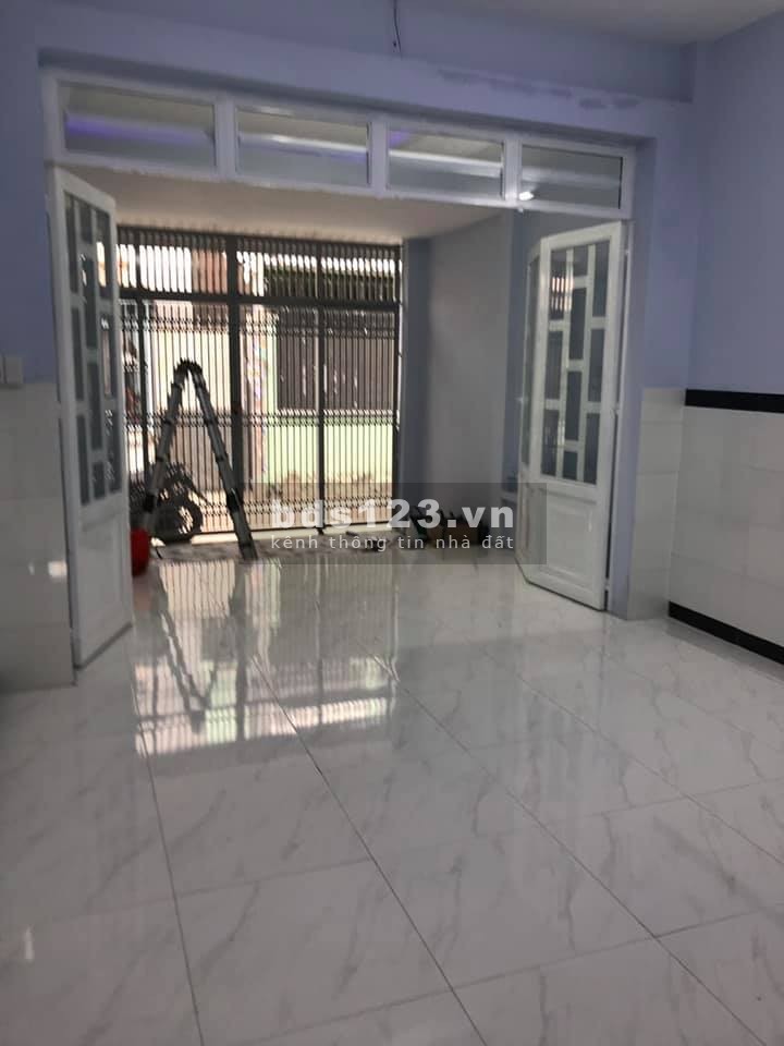 Kẹt tiền cần bán nhà đường 7m thông với chợ Liên Khu 45,buôn bán kinh doanh được