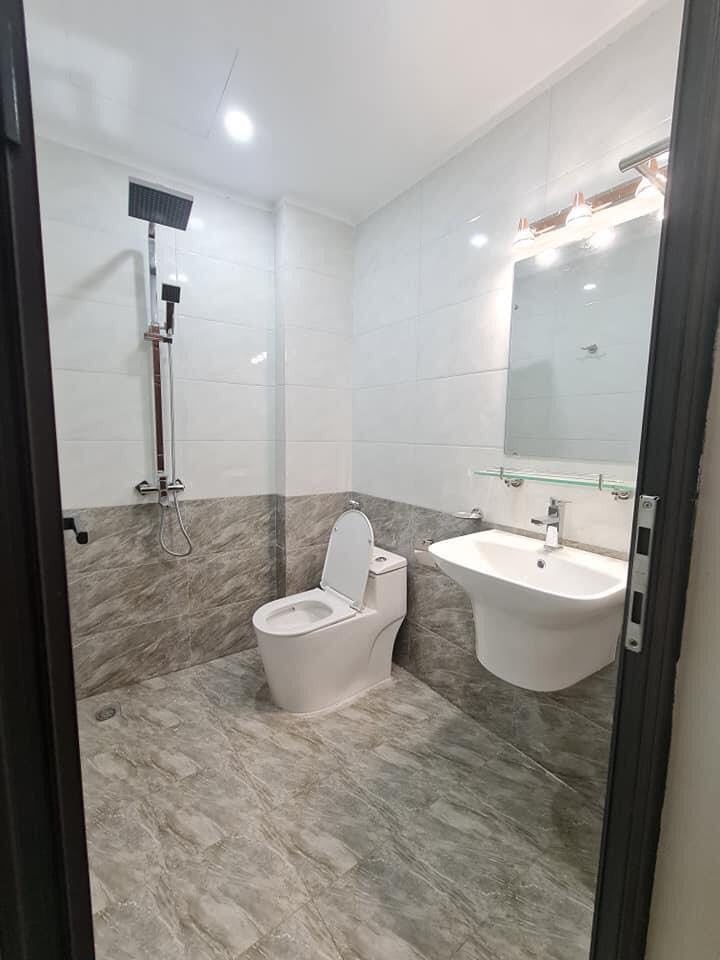 Bán Nhà Trường Chinh 55m 5 Tầng 2 Mặt Ngõ Nhà Đẹp Ở Luôn Giá 5.85 tỷ
