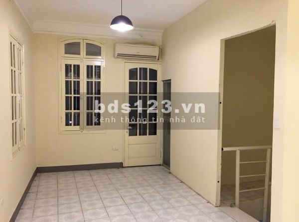 Bán nhà phố Tam Trinh, Q.Hoàng Mai, HN, 30m2, 5 tầng, giá 2,4 tỷ