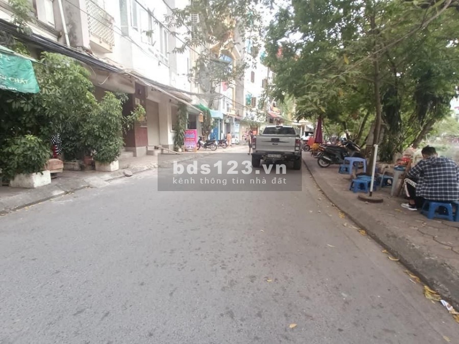 VIEW HỒ VỈA HÈ THÊNH THANG KINH DOANH SIÊU BẤT CHẤP GIÁ 7 TỶ