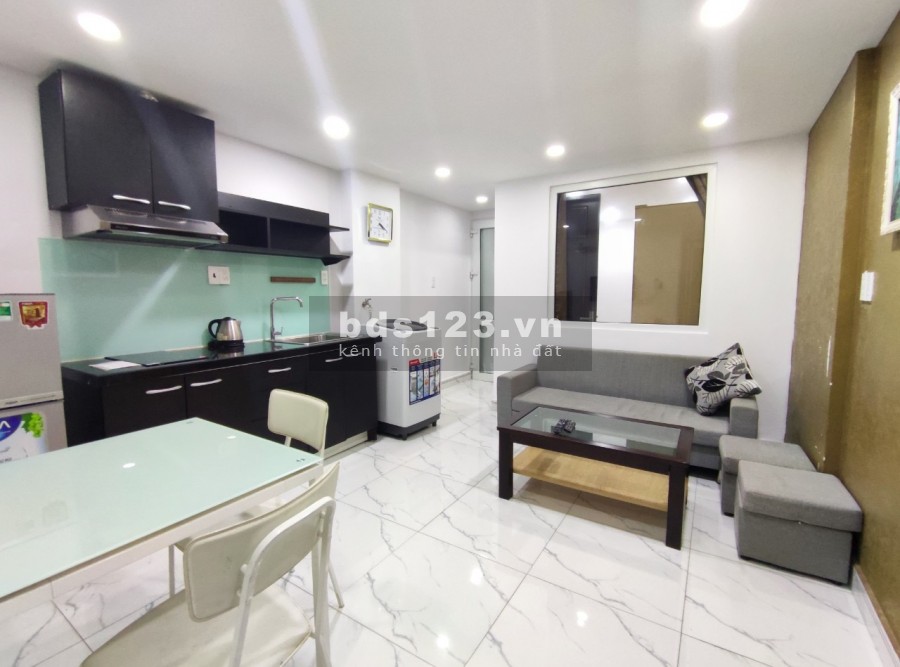 Căn hộ dich vụ 1PN, 2PN full nội thất cách sân bay 500m,