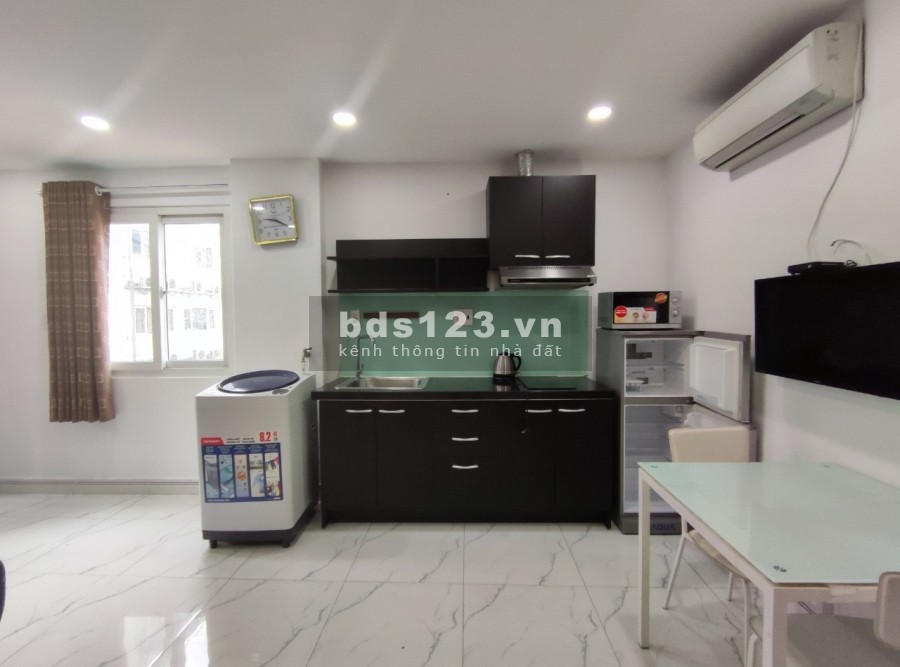 Căn hộ dich vụ 1PN, 2PN full nội thất cách sân bay 500m,
