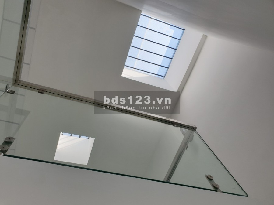 Nhà cần bán 100m2 hướng chính Đông gần chợ Bình Chánh