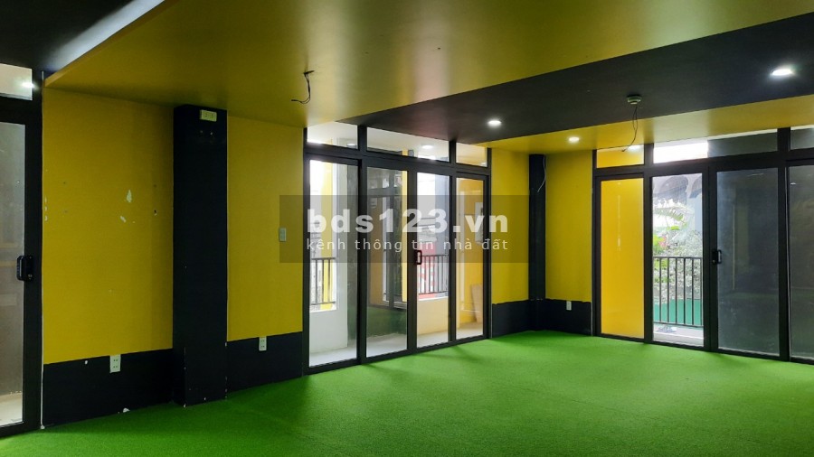 Cho thuê mặt bằng mở shop áo quần tại Đà Nẵng đường Hoàng Diệu đoạn 2 chiều