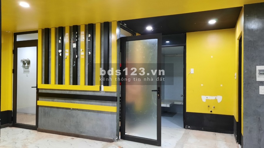 Cho thuê mặt bằng mở shop áo quần tại Đà Nẵng đường Hoàng Diệu đoạn 2 chiều