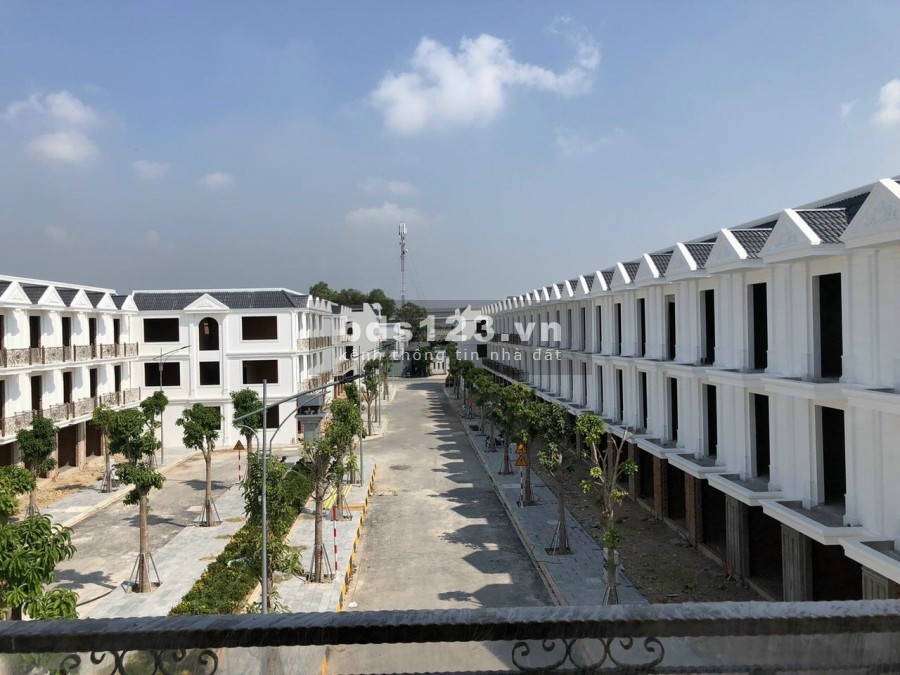 NHÀ PHỐ LIÊN KẾ TẠI TRUNG TÂM DĨ AN - THANH TOÁN 30% NHẬN NHÀ Ở NGAY