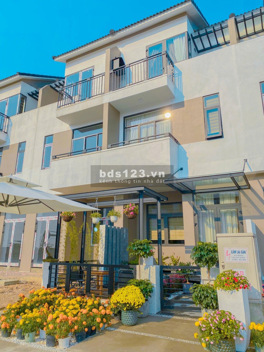 RẺ NHẤT THỊ TRƯỜNG !! ROYAL PARK 3 TẦNG HƯỚNG ĐÔNG GIÁ CHỈ 2.7 TỶ