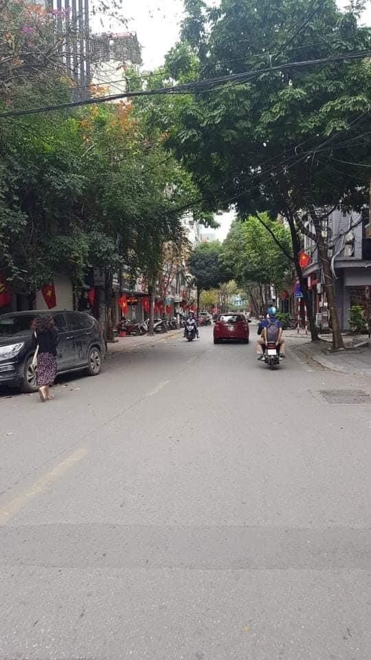 Bán nhà phố Đỗ Quang 41m xây dựng 5 tầng 1 tum Giá 11.9 tỷ LH 0919141686