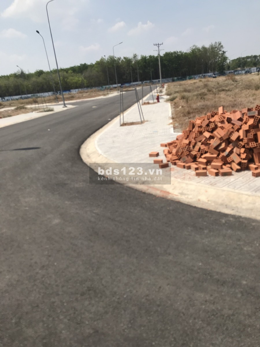 ĐẤT KHU ĐÔ THỊ CHỢ NHẬT HUY MẶT TIỀN QL 14 ( Nguyễn Văn Thành), SHR, full thổ cư