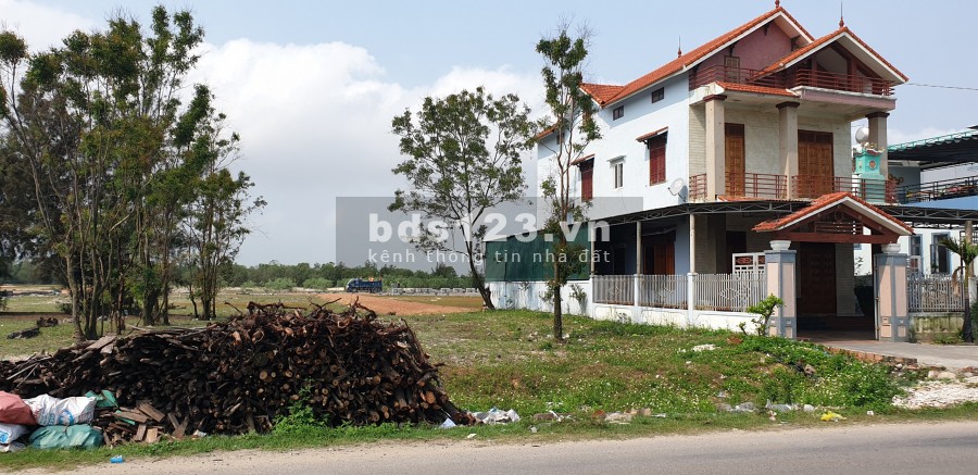 Bán lô đất 4 mặt tiền Hải Ninh - MT ĐT569 gần bãi tắm, đoạn sầm uất nhất, kinh doanh tốt