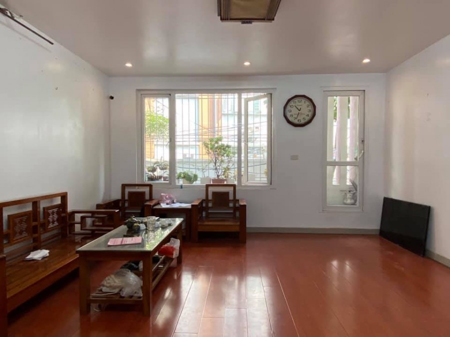 Bán Nhà Kim Giang 60m2 phân lô gần phố ô tô tránh vào nhà MT 5m KD VP