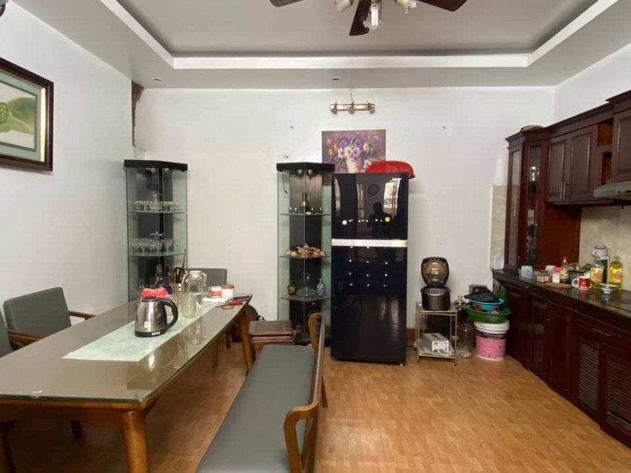 Bán Nhà Kim Giang 60m2 phân lô gần phố ô tô tránh vào nhà MT 5m KD VP