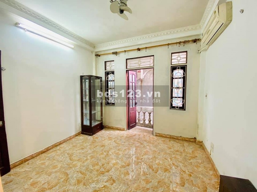 Siêu phẩm Đặng Văn Ngữ-Đống Đa, cách ngõ ô tô 5m, ngõ trước nhà 3m, MT 4.6m, giá 2.95 tỷ.
