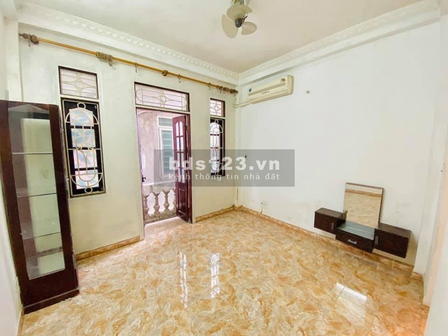 Siêu phẩm Đặng Văn Ngữ-Đống Đa, cách ngõ ô tô 5m, ngõ trước nhà 3m, MT 4.6m, giá 2.95 tỷ.