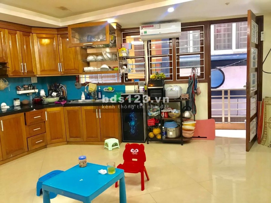 BÁN NHÀ 5 TẦNG CẦU GIẤY, NHÀ KIÊN CỐ, DÂN TRÍ CAO, AN SINH ĐỈNH, CHỈ 4.6 TỶ