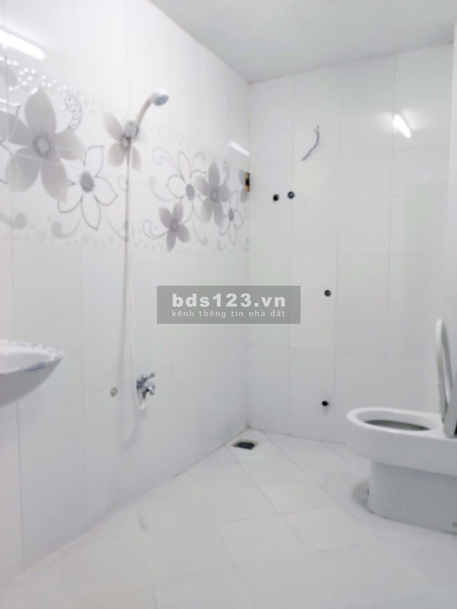 Bán nhà mặt tiền đường Đỗ Nhuận, Tân Phú, diện tích 5X9m2 giá rẻ