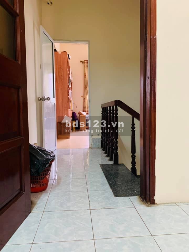 Nhà mặt phố quận Cầu Giấy Dương Quảng Hàm, 110m2 * 3T, vỉa hè rộng, giá 18 tỷ