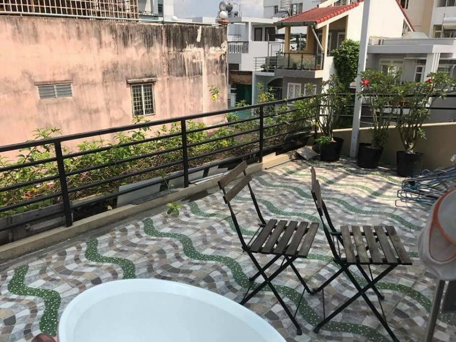 Bán gấp nhà hẻm Phan Văn Trị, ngang 8m - vua phân khúc Bình Thạnh, 80m2, 3 tầng.