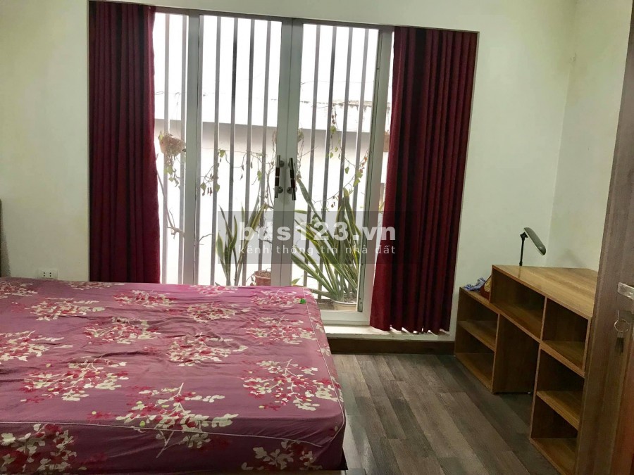 Bán nhà Cầu Giấy, 2 thoáng, ba gác đỗ cửa, DT 43m2x4T, MT 4.1m, giá 4.2 tỷ. LH0968987854
