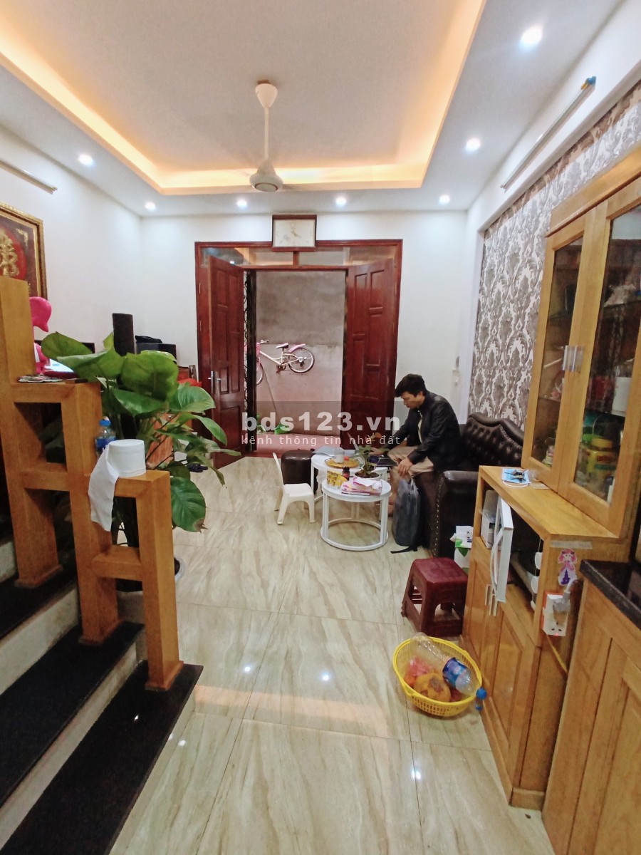 Nhà đẹp Hoàng Mai 33m 5T MT 4.5m ở ngay ngõ thông gần oto LH 0392028893