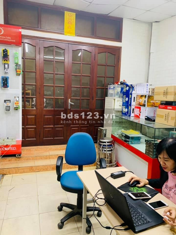 Nhà mặt phố quận Cầu Giấy Dương Quảng Hàm, 110m2 * 3T, vỉa hè rộng, giá 18 tỷ