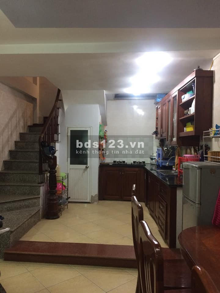 Chuyển nhà cần bán, Diên tích 45M ngõ hội vũ. gần chợ hầng da. bênh viên Việt Đức. Tiện ích bao quanh