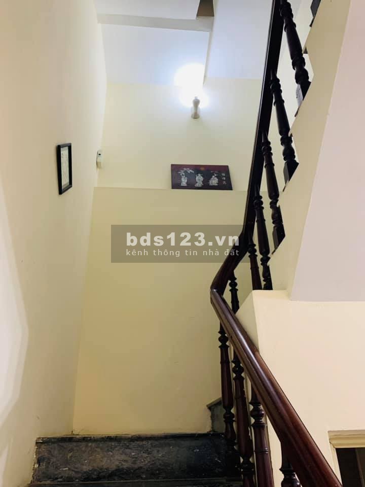 Nhà mặt phố quận Cầu Giấy Dương Quảng Hàm, 110m2 * 3T, vỉa hè rộng, giá 18 tỷ
