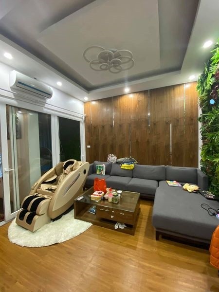 Bán nhanh nhà 5 tầng phố Nguyễn Ngọc Nại DT38m2 MT4m giá 4tỷ3