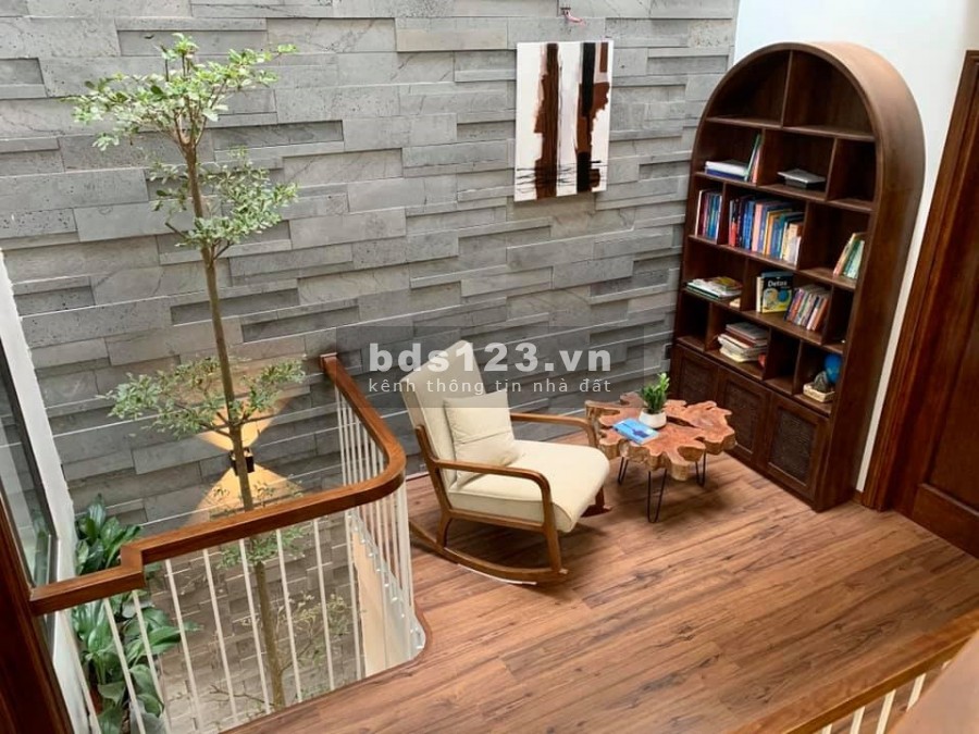 Bán nhà Ở ĐẸP nhìn mặt hồ, KD tốt Măt phố MT 4m, Hiếm khu vực hồ Hoàng Cầu