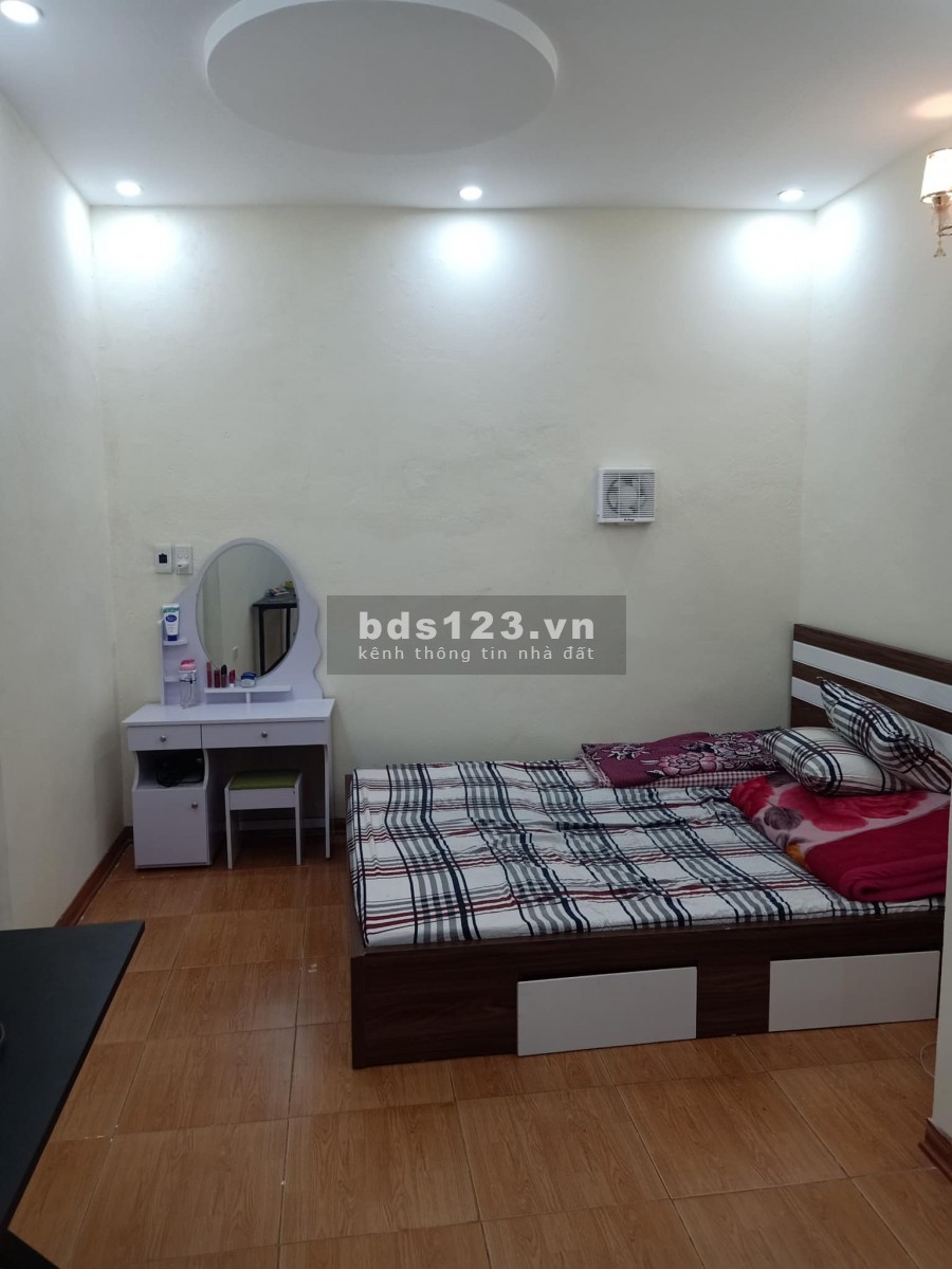 Bán nhà 3 tầng, 25m2, khu vực gần trung tâm chợ mơ, Bạch Mai.