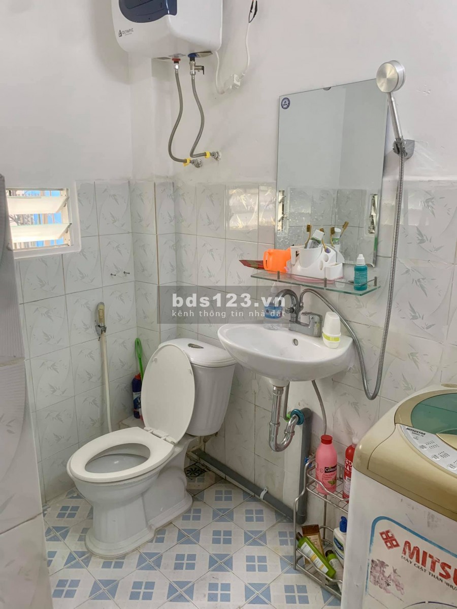 Bán nhà 3 tầng, 25m2, khu vực gần trung tâm chợ mơ, Bạch Mai.