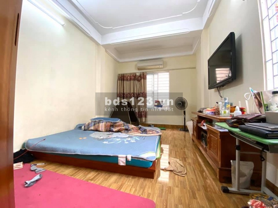 Nhà đẹp Phố Trương Định, Hoàng Mai, dt 60m2, 3 tầng, ngõ ba gác. Giá 3 tỷ 15