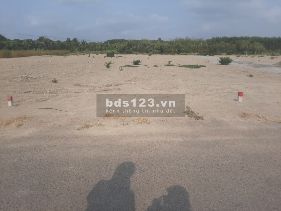 Bán đất mặt tiền đường nhựa cách khu công nghiệp 1km