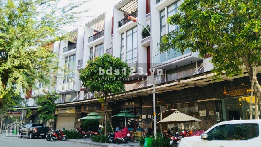 Bán nhà hoàn thiện đã có sổ dt: 7x19m, nở hậu 9m trong KDC Vạn Phúc City Thủ Đức