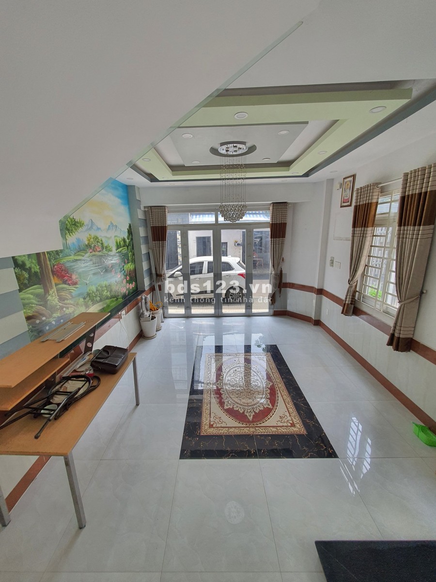 Chỉ nhỉnh 7 tỷ có ngay nhà 60 m2 4 tầng Cống Lở Tân Bình 912352858