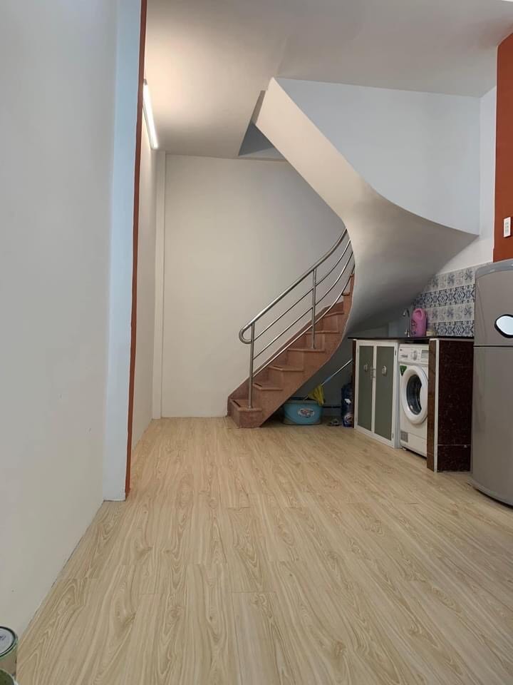 Bán gấp nhà nhỏ xinh 3 tầng Đường Bùi Thi Xuân, Quận Tân Bình, 22m2 chỉ 2 tỷ 300