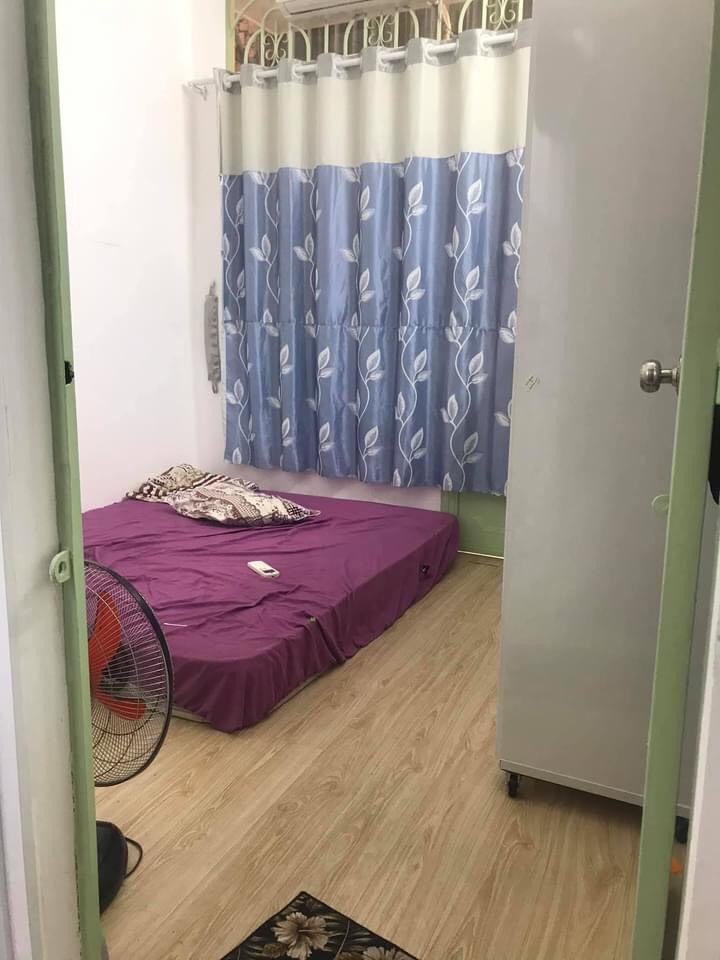 Bán gấp nhà nhỏ xinh 3 tầng Đường Bùi Thi Xuân, Quận Tân Bình, 22m2 chỉ 2 tỷ 300