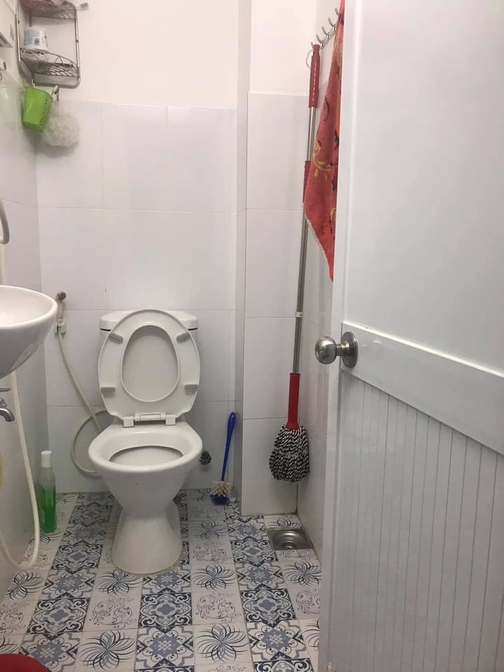 Bán gấp nhà nhỏ xinh 3 tầng Đường Bùi Thi Xuân, Quận Tân Bình, 22m2 chỉ 2 tỷ 300