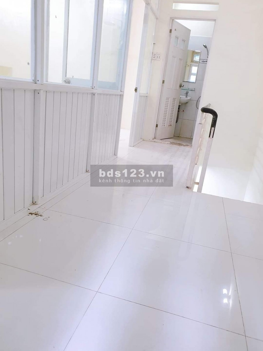 Bán gấp nhà Đường Cách Mạng Tháng 8, giá 3 tỷ 6, ngân hàng cho vay 3 tỷ