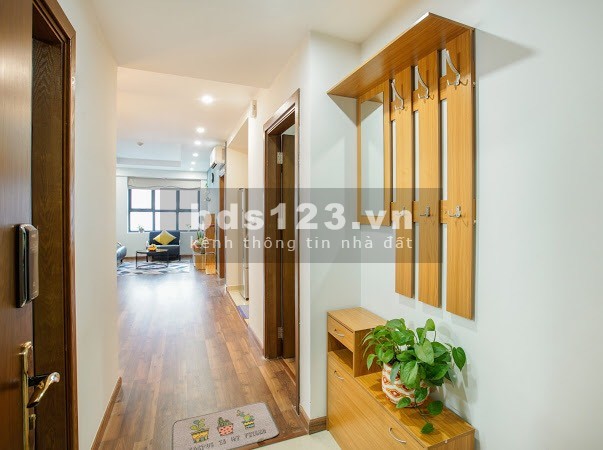 Cần bán gấp căn 2PN BC Đông Nam, ở Goldmark City, Giá 2.25 tỷ, LH: 0352781220
