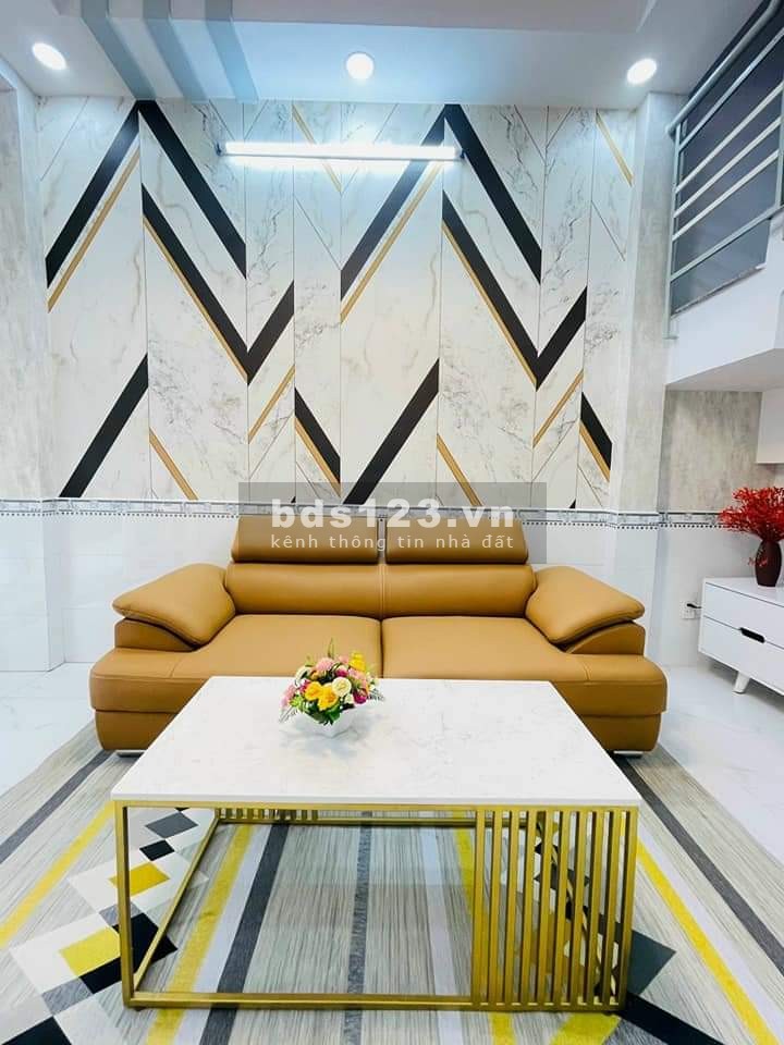 Bán nhanh căn nhà bên Hưng Long Bình Chánh, cách chợ và trường học tầm 1 km SHR